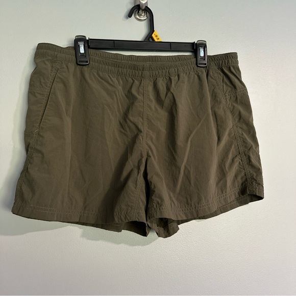 The North Face Green Athletic Shorts‎ Lightweight Elastic Waist - Picture 1 of 8